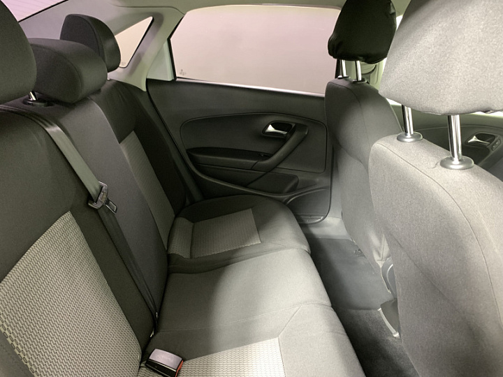 Volkswagen Polo 1.6, 2011 года, Автоматическая, Серебристый