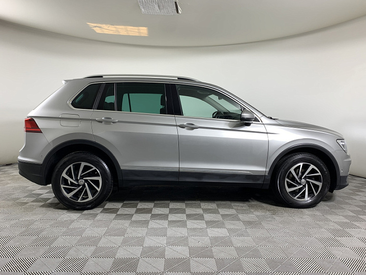 Volkswagen Tiguan 1.4, 2018 года, Робот, cеребристый