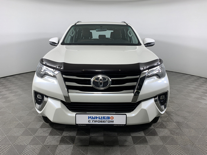 TOYOTA Fortuner 2.8, 2018 года, Автоматическая, БЕЛЫЙ