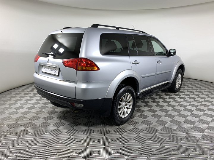 MITSUBISHI Pajero Sport 2.5, 2010 года, Автоматическая, Серебристый