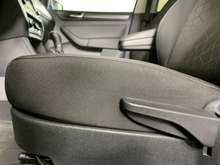 SKODA Rapid 1.6, 2019 года, Автоматическая, ЯРКО-СИНИЙ