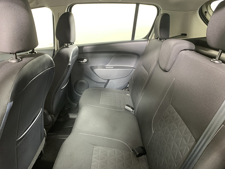 RENAULT Sandero Stepway 1.6, 2015 года, Автоматическая, БЕЖЕВЫЙ