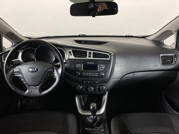 KIA Ceed 1.6, 2014 года, Механика, Коричневый