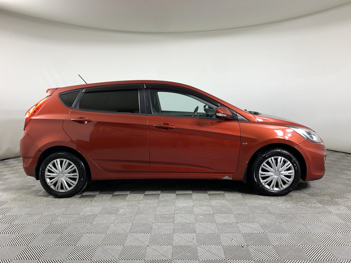 HYUNDAI Solaris 1.6, 2011 года, Автоматическая, КРАСНЫЙ