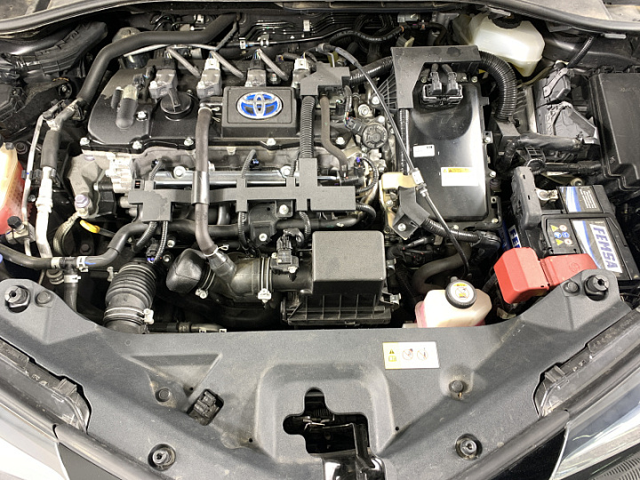 TOYOTA C-HR 1.8, 2019 года, Автоматическая, СЕРЫЙ