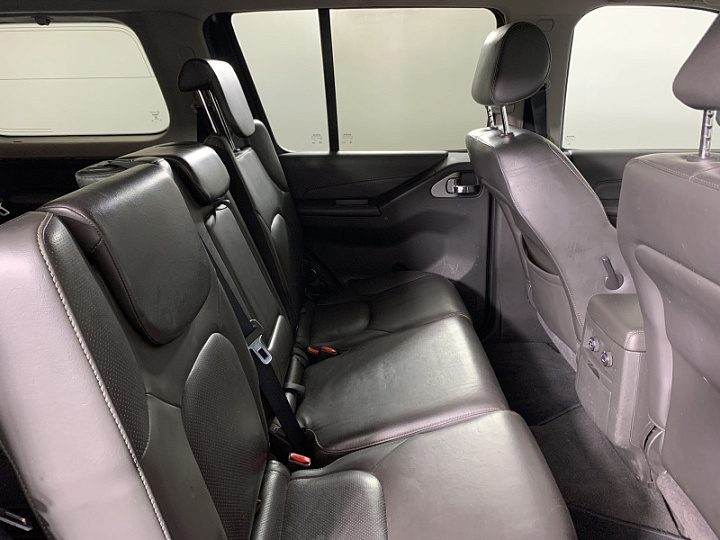 Nissan Pathfinder 2.5, 2010 года, Автоматическая, Серебристый