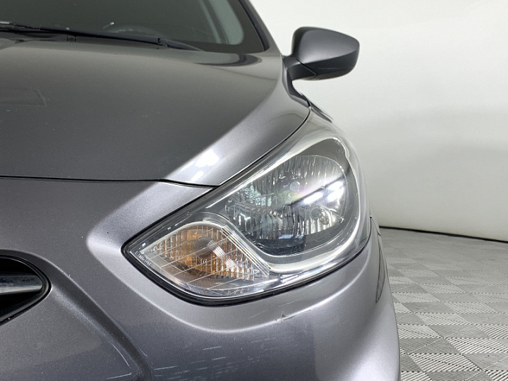 HYUNDAI Solaris 1.4, 2013 года, Автоматическая, Черно-Серый