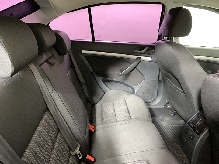 SKODA Octavia 1.8, 2010 года, Робот, СЕРЫЙ