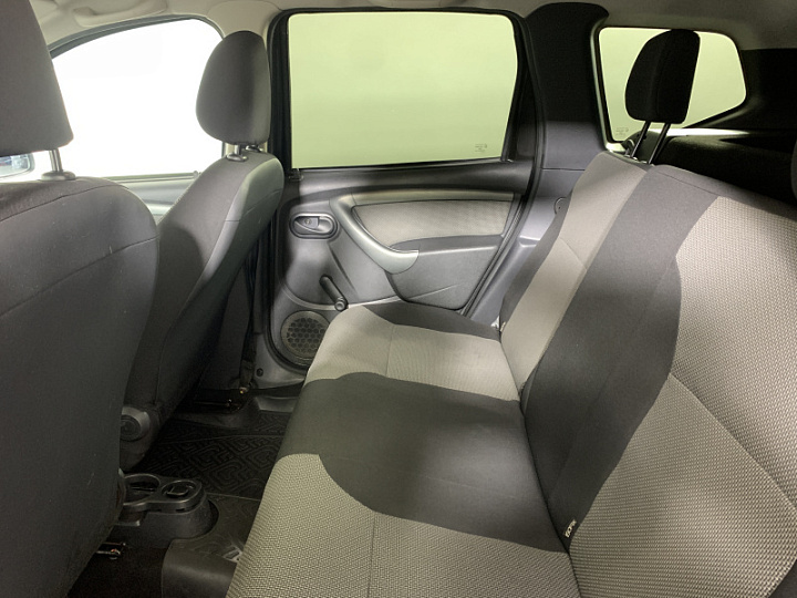 RENAULT Duster 1.6, 2015 года, Механика, ЧЕРНЫЙ