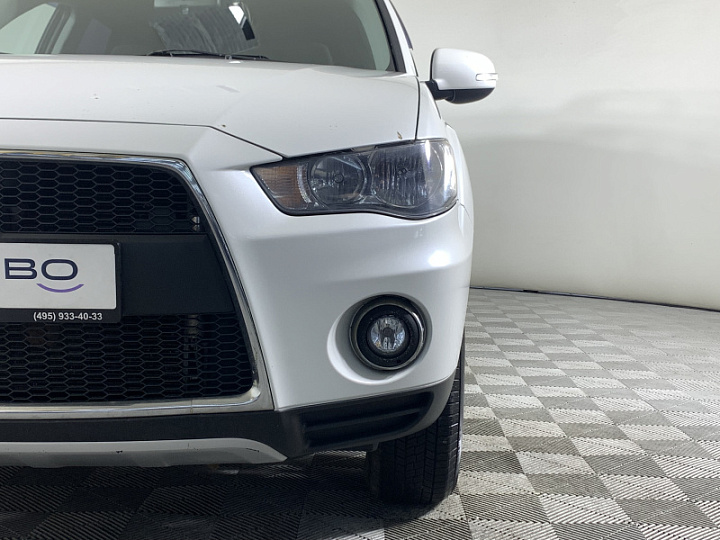 Mitsubishi Outlander 2, 2011 года, Вариатор, Белый