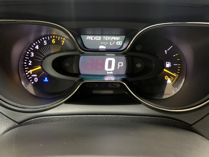 Renault Kaptur 1.6, 2016 года, Вариатор, Оранжевый