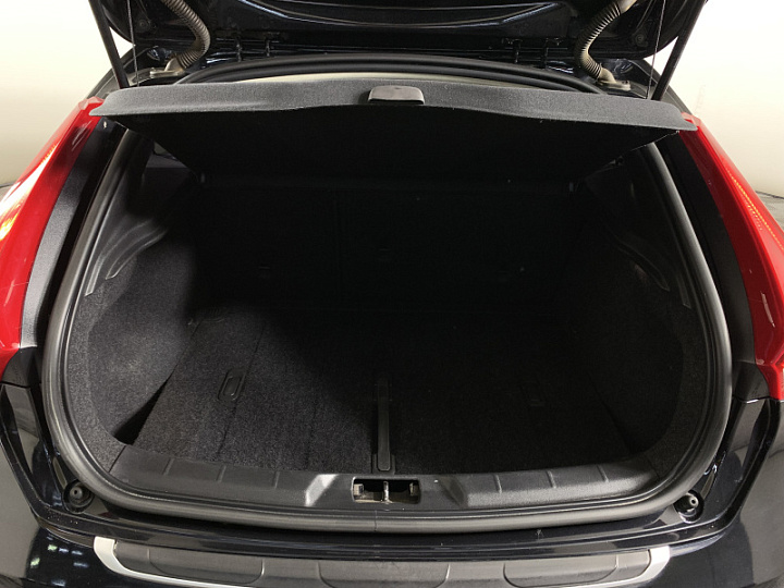 Volvo V40 2, 2014 года, Автоматическая, Черный