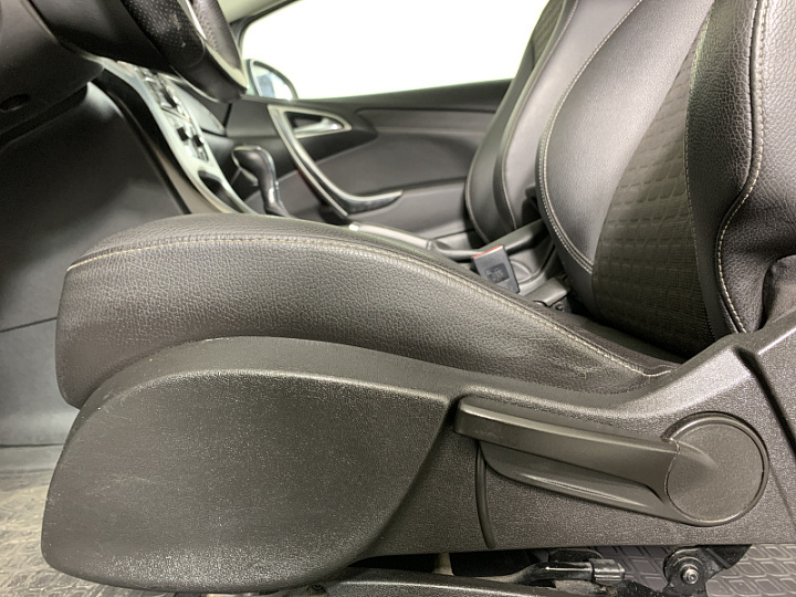 OPEL Astra 1.4, 2012 года, Автоматическая, БЕЛЫЙ
