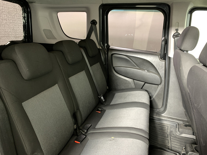 FIAT Doblo 1.4, 2019 года, Механика, ЧЕРНЫЙ