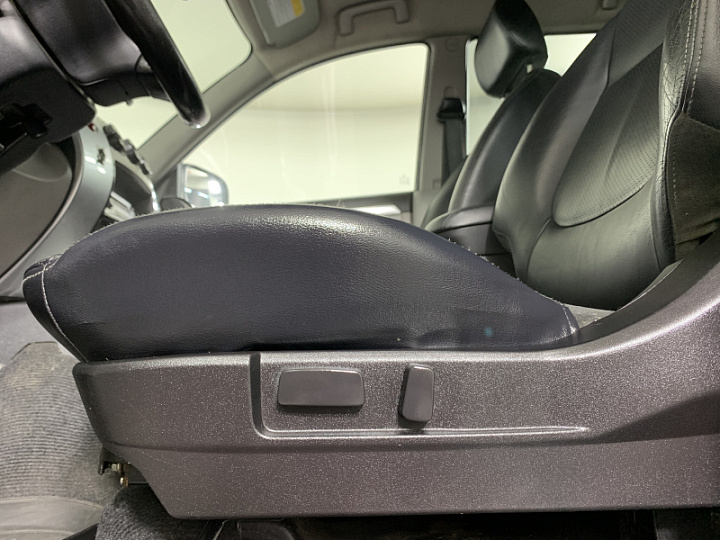 MITSUBISHI Pajero Sport 2.5, 2010 года, Автоматическая, Серебристый