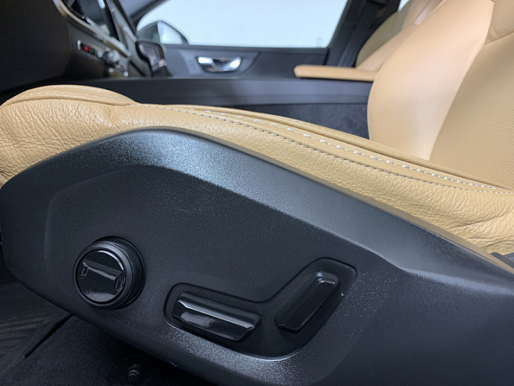 VOLVO V60 Cross Country 2, 2019 года, Автоматическая, Серо-зеленый