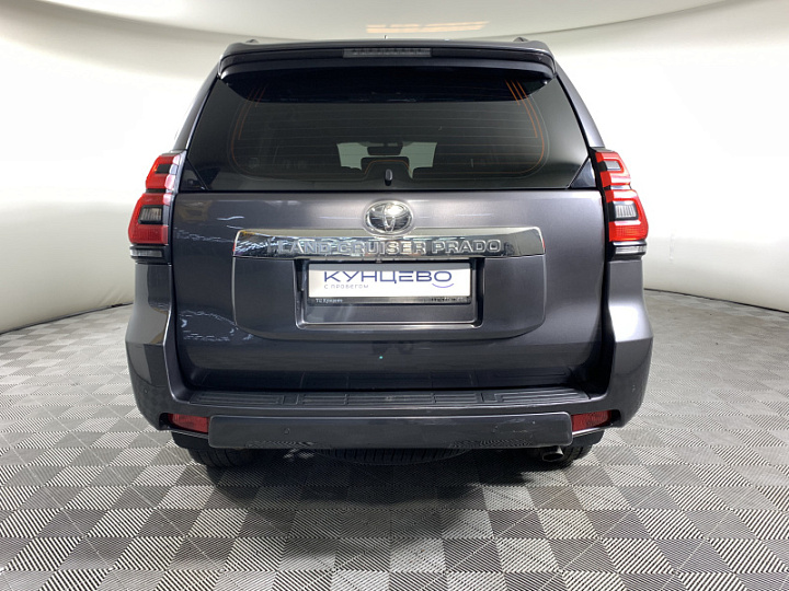 Toyota Land Cruiser Prado 2.8, 2018 года, Автоматическая, Светло серый