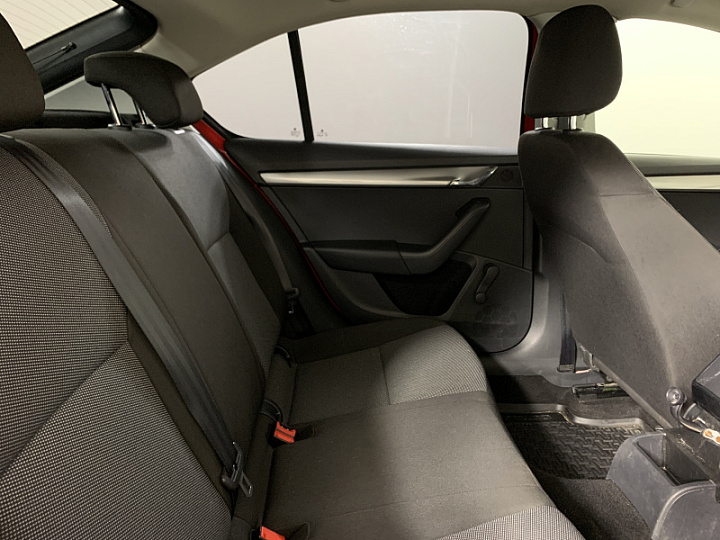 SKODA Octavia 1.2, 2014 года, Механика, КРАСНЫЙ