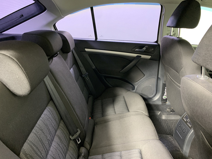 SKODA Octavia 2, 2012 года, Автоматическая, БЕЛЫЙ