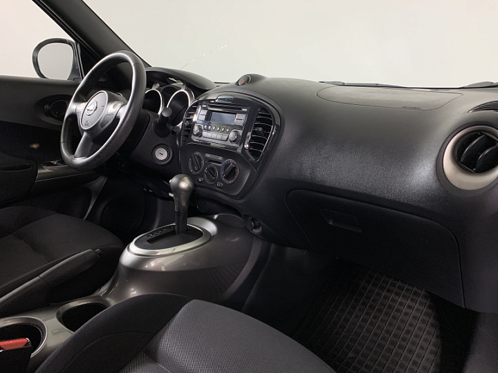 NISSAN Juke 1.6, 2013 года, Вариатор, Серебристый