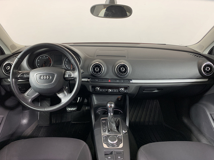 AUDI A3 1.4, 2013 года, Робот, КРАСНЫЙ