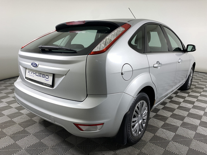 Ford Focus 1.6, 2010 года, Автоматическая, Серебристый