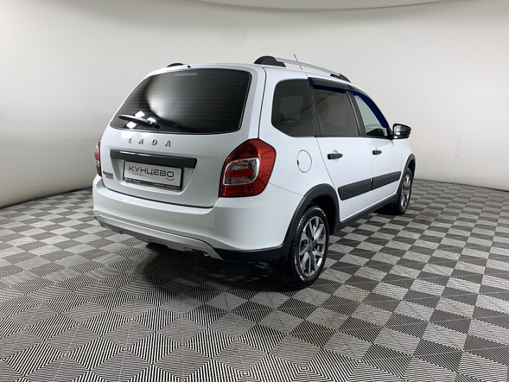Lada Granta 1.6, 2023 года, Механика, БЕЛЫЙ
