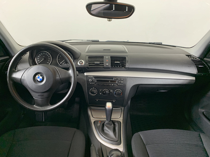 BMW 1 серии 1.6, 2010 года, Автоматическая, БЕЛЫЙ