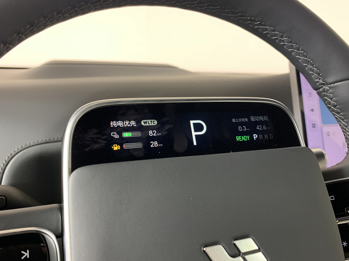 Li Auto L7 1.5, 2023 года, Автоматическая, ЧЕРНЫЙ
