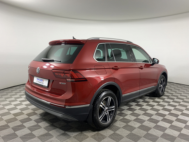 VOLKSWAGEN Tiguan 2, 2018 года, Робот, Вишневый