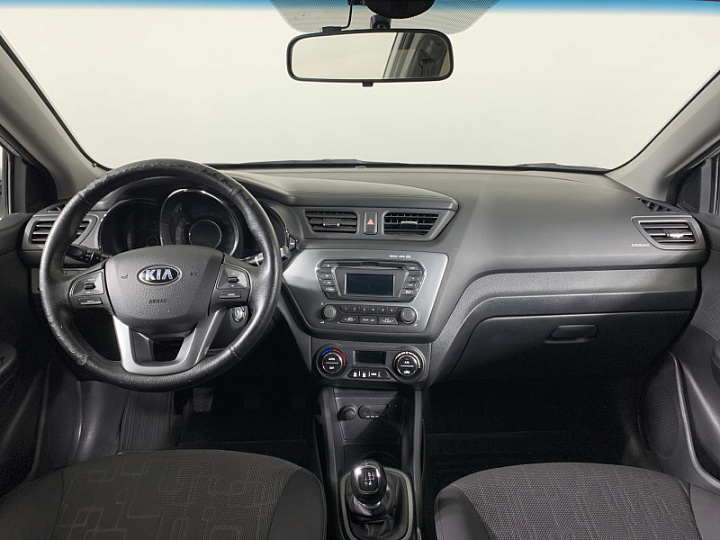 KIA Rio 1.6, 2013 года, Механика, Серебристый