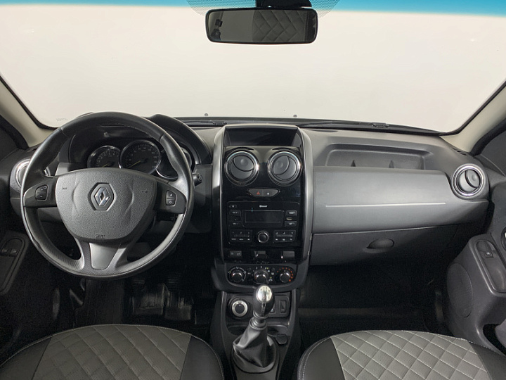 RENAULT Duster 1.5, 2017 года, Механика, ЗЕЛЕНЫЙ