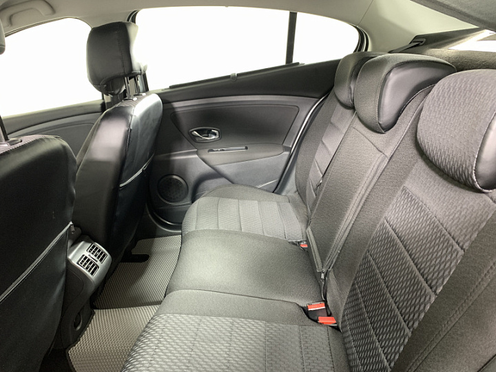 RENAULT Fluence 1.6, 2012 года, Механика, Серебристо-желтый