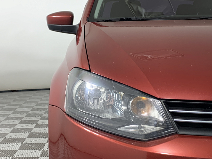 VOLKSWAGEN Polo 1.6, 2011 года, Механика, ВИШНЕВО-КРАСНЫЙ
