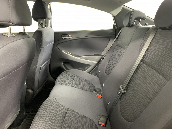 HYUNDAI Solaris 1.6, 2015 года, Автоматическая, ЧЕРНЫЙ