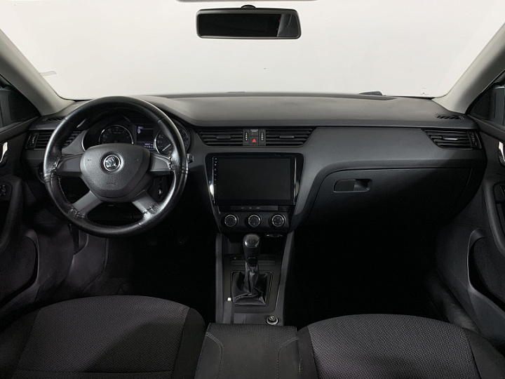 SKODA Octavia 1.2, 2014 года, Механика, БЕЛЫЙ