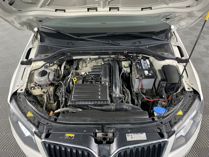 SKODA Octavia 1.2, 2014 года, Механика, БЕЛЫЙ