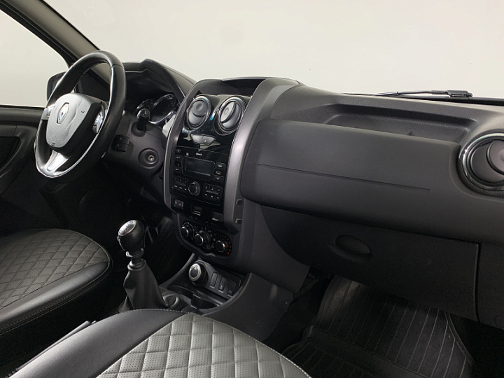 RENAULT Duster 1.5, 2017 года, Механика, ЗЕЛЕНЫЙ