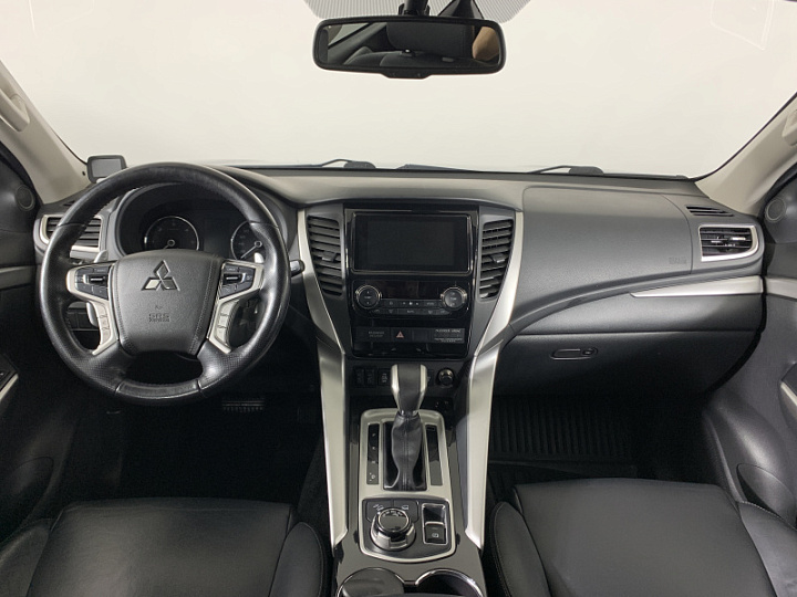 MITSUBISHI Pajero Sport 2.4, 2018 года, Автоматическая, ЧЕРНЫЙ
