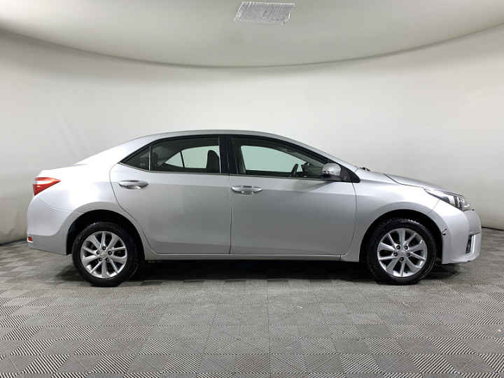 TOYOTA Corolla 1.5, 2013 года, Механика, Серебристый
