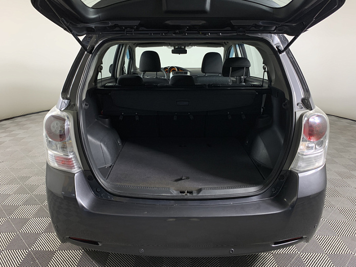 Toyota Verso 1.8, 2012 года, Вариатор, Серый