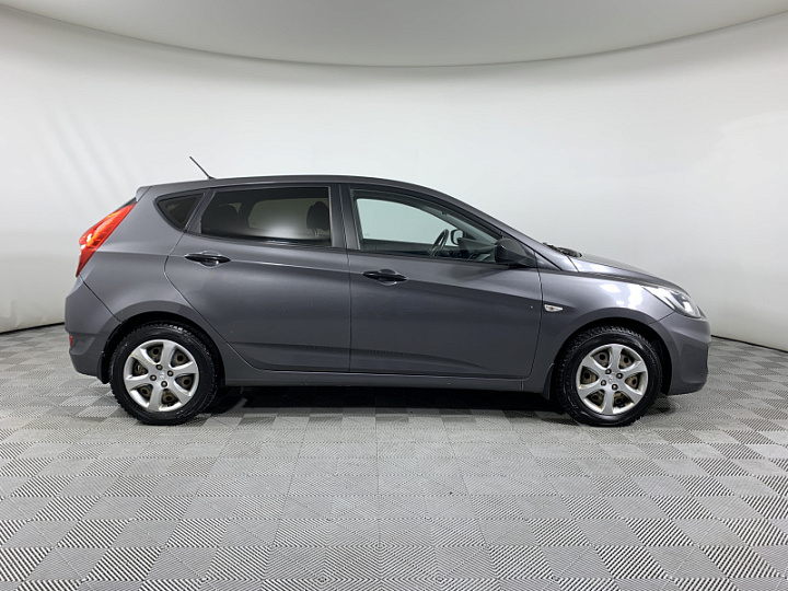 HYUNDAI Solaris 1.4, 2013 года, Автоматическая, Черно-Серый