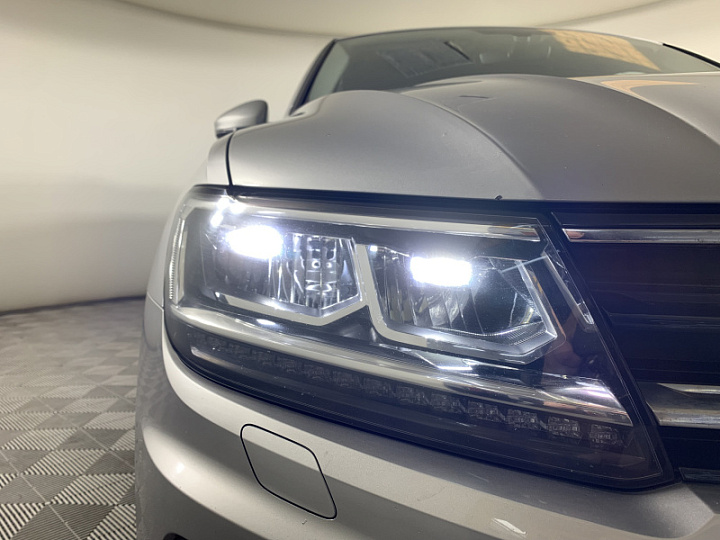 VOLKSWAGEN Tiguan 1.4, 2018 года, Робот, Серебристый