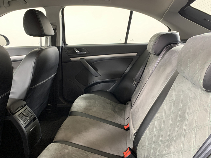 SKODA Octavia 1.8, 2013 года, Автоматическая, ЧЕРНЫЙ
