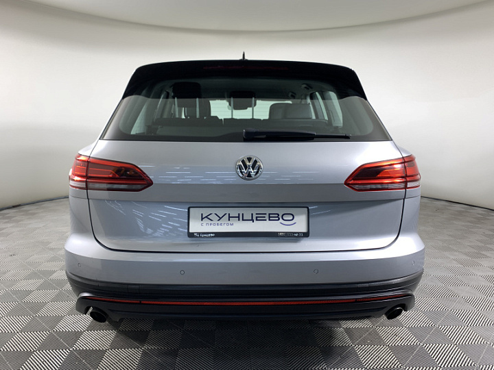 VOLKSWAGEN Touareg 3, 2018 года, Автоматическая, Серебристый
