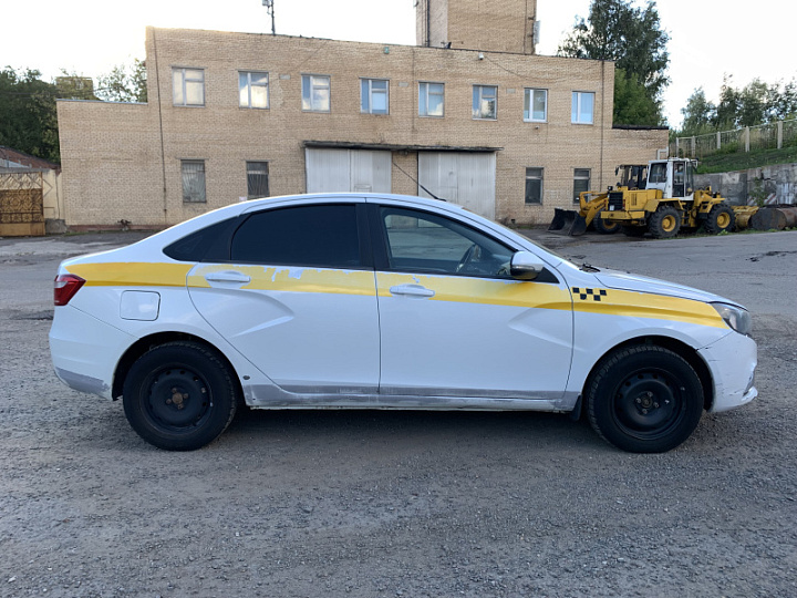 LADA (ВАЗ) Vesta 1.6, 2019 года, Механика, Белый