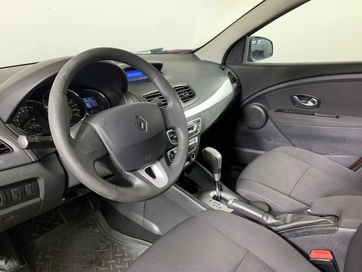 RENAULT Fluence 1.6, 2011 года, Автоматическая, КРАСНЫЙ