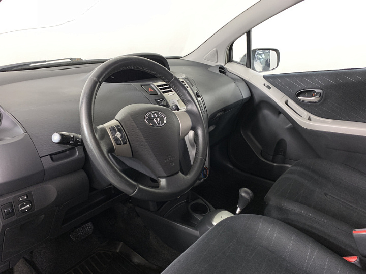 TOYOTA Yaris 1.3, 2008 года, Робот, БЕЛЫЙ