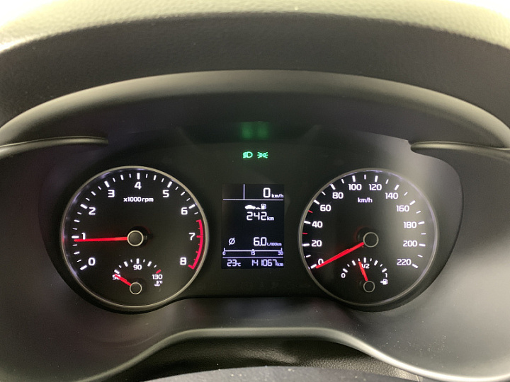 KIA Rio X-Line 1.4, 2018 года, Механика, БЕЛЫЙ