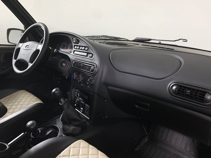 LADA (ВАЗ) Niva 1.7, 2022 года, mt, Зеленый